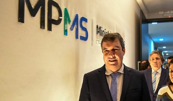 Eduardo Riedel prestigia posse da diretoria da Associação e destaca atuação do Ministério Público