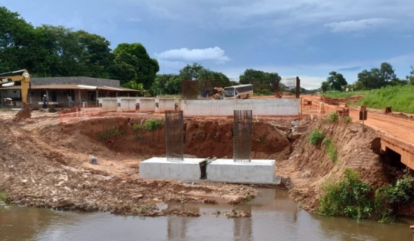 Pavimentação da MS-320 avança com construção de ponte sobre o Córrego Ribeirão Triste