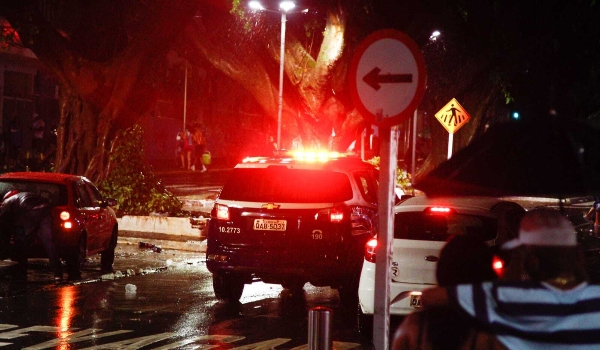 Jovem é esfaqueado em assalto após festa de Carnaval