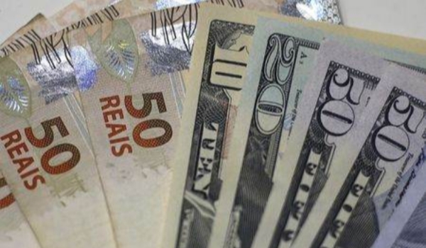 Entenda como juros altos no Brasil e nos EUA influenciam investimentos