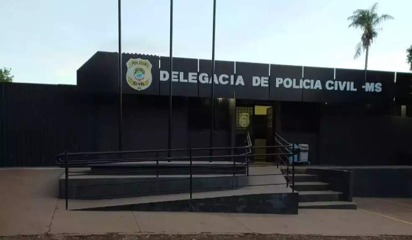 Casal é feito refém, bandidos fazem 