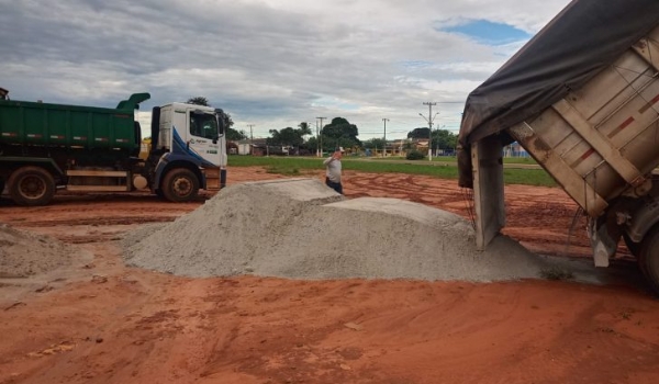 Pro Fertiliza MS entrega 37 toneladas de calcário a produtores de Bandeirantes