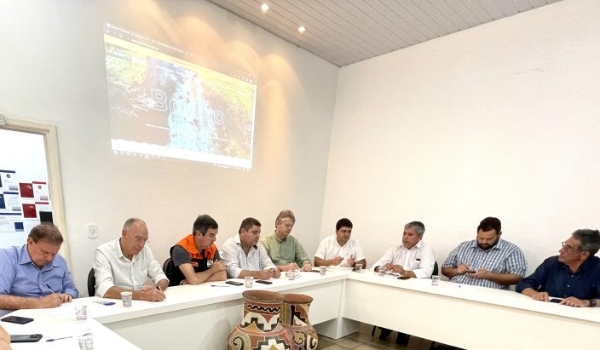 Prefeito Reinaldo Piti esteve ontem com o governador e apresentou demandas para o município de Bela Vista