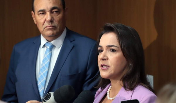 Em novo projeto, salário da prefeita pode chegar a R$ 41,8 mil