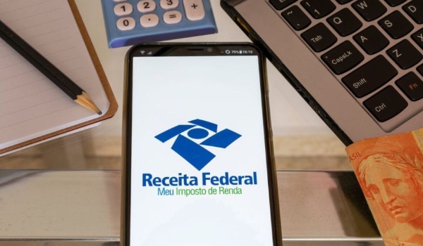 Restituição do IR 2023 via Pix dá prioridade no recebimento, diz especialista