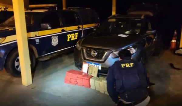 PRF encontra 102 quilos de cocaína em compartimento oculto de carro
