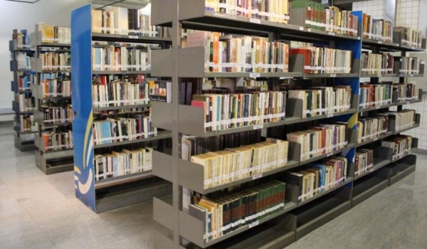 Biblioteca Isaias Paim divulga relação dos 5 livros mais lidos em janeiro e fevereiro
