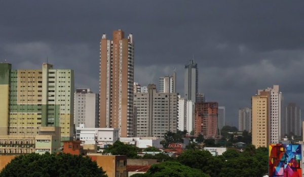 Segunda tem previsão de tempo com sol e chuvas isoladas no Estado