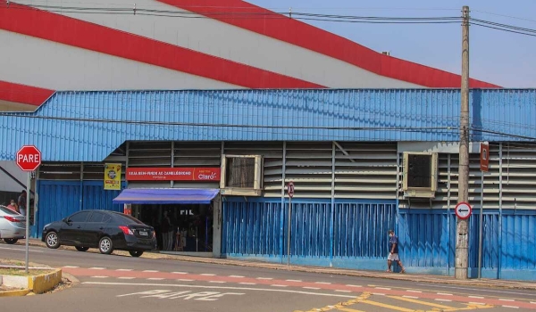 Governador lança programa de energia solar no Camelódromo