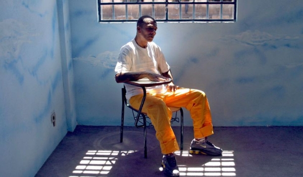 “Eu vou te matar e vou comer seu coração”: escritora conta o que Pedrinho Matador dizia ao cometer crimes