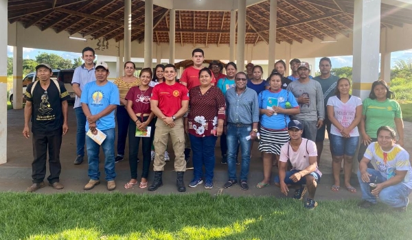 Corpo de Bombeiros de Bela Vista ministra instrução na Aldeia Pirakuá 