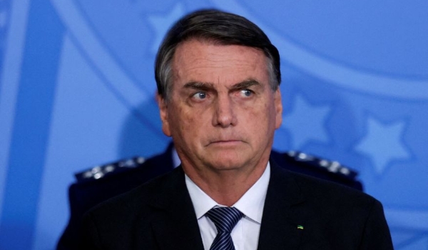 CGU retira sigilo do cartão de vacina de Bolsonaro; dados ainda não podem ser divulgados