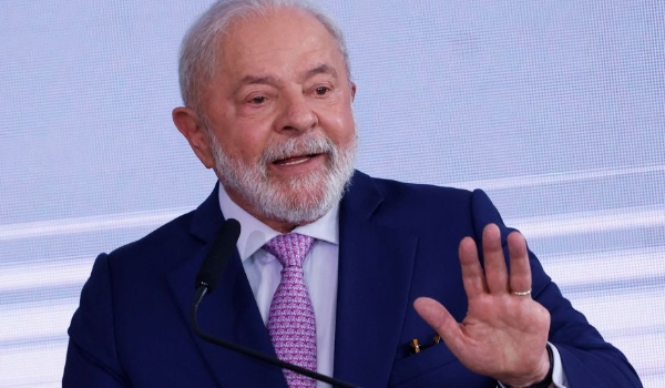 Não anunciem “absolutamente nada” sem passar pela Casa Civil, diz Lula a ministros