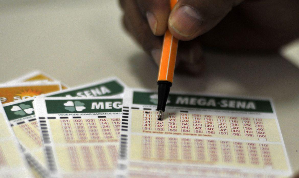 Mega-Sena pode pagar hoje prêmio de R$ 27 mi