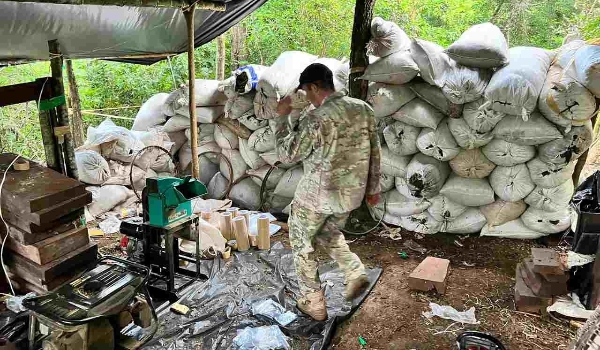 Polícia desmonta laboratório na fronteira que abastecia crime organizado no RJ