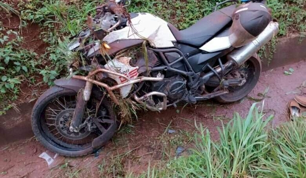 Morador de MS morre após perder o controle de BMW em curva e ser arremessado