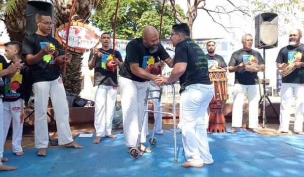 Pedalada para cegos e capoeira inclusiva são realizadas neste sábado na Capital