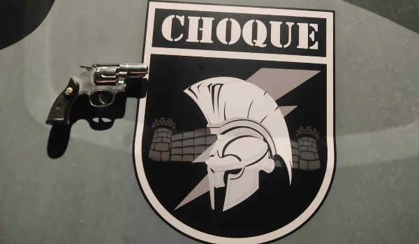 Idoso de 68 anos baleado ao atirar em policiais do Choque também ameaçou pessoas