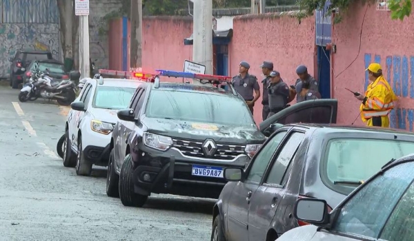 Adolescente esfaqueia professores e aluno em escola estadual de São Paulo
