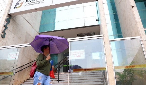 Mês de abril começa com mais de 3,3 mil vagas de emprego em MS