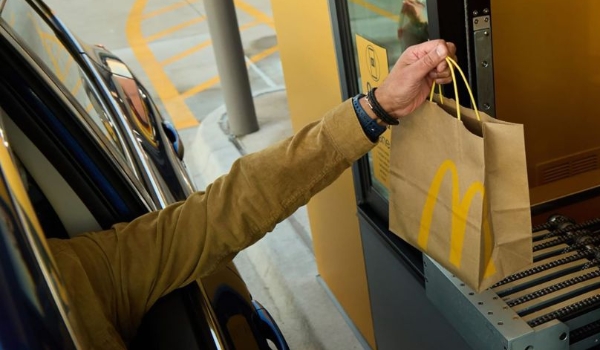 McDonald’s fecha temporariamente escritórios nos EUA e prepara demissões