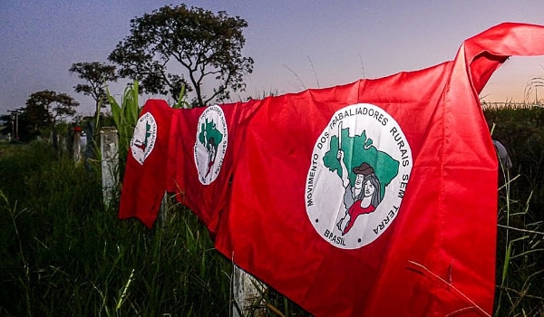 Abril Vermelho: MST invade 800 hectares de terra em Pernambuco