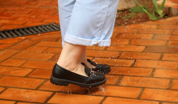 É pecado limpar casa e 'pisar duro' no chão na Sexta-feira Santa? Dom Dimas explica costumes