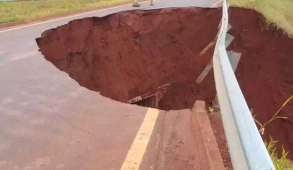 Reparo de nova cratera deve entrar em contrato emergencial já em vigor