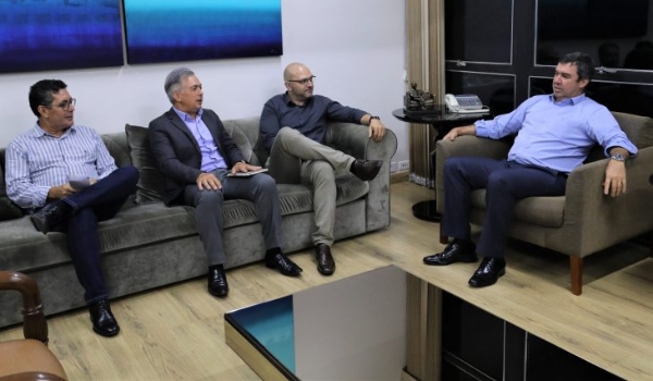 Governador reúne secretários e marca data para anunciar novo plano de segurança para escolas