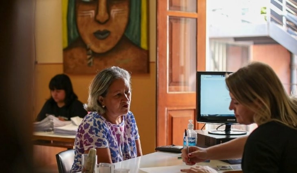 Caravana da Fundação de Cultura vai a Coxim para a emissão de carteiras do artesão