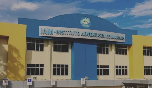 Adolescente fere com facadas professora e alunos de escola particular em Manaus