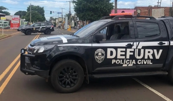 Um é preso e adolescente apreendido por assalto a motorista de aplicativo em Campo Grande