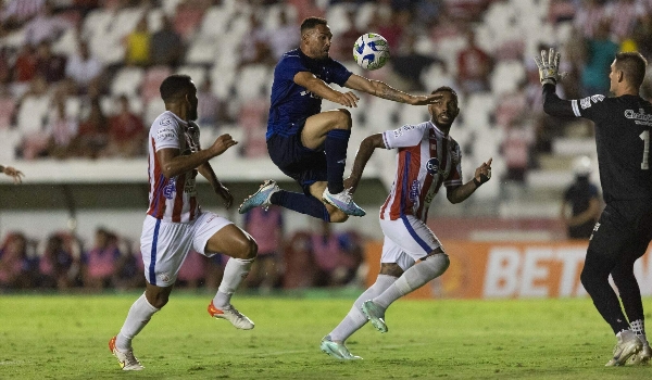 Náutico vence Cruzeiro com gol no fim e quebra tabu de 13 anos nos Aflitos