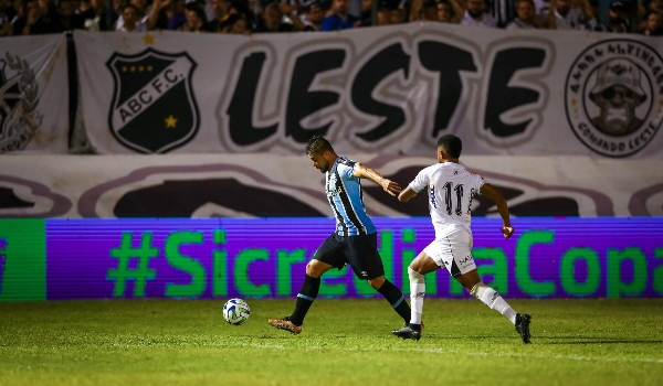 Grêmio marca duas vezes no segundo tempo e vence o ABC no Frasqueirão