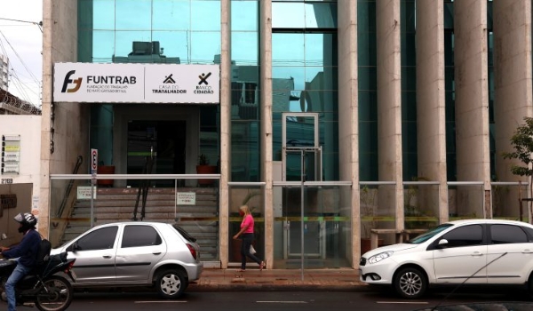Semana inicia com 3,3 mil vagas de emprego na Funtrab para diferentes cidades