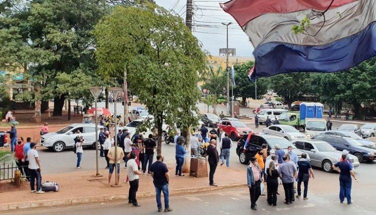 Comerciantes paraguaios fazem novos protestos para reabrir fronteiras