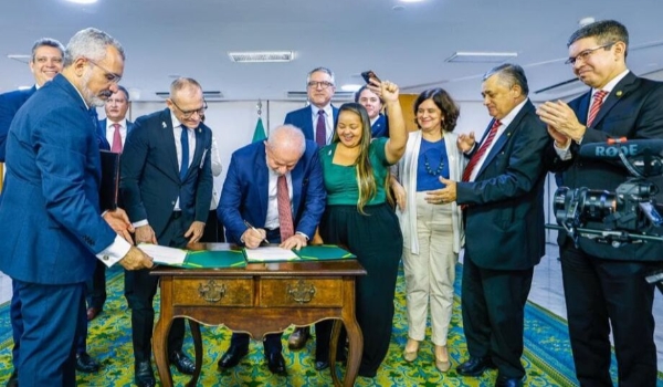 Presidente assina projeto de lei que libera R$ 7,3 bi para piso da enfermagem