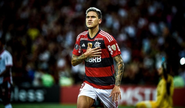 Pedro supera marca de Zico pelo Flamengo