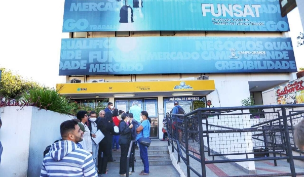 Confira as vagas de emprego disponíveis nesta segunda-feira na Capital