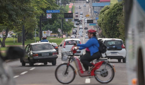 Semana começa com vários semáforos desligados e caos no trânsito do Centro