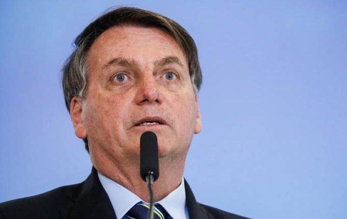 Bolsonaro abre crise ao vetar marco legal do saneamento