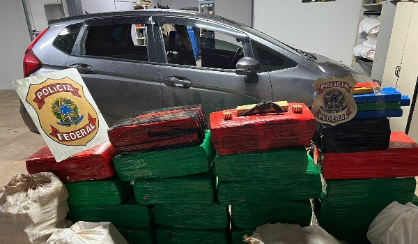 Traficante é preso transportando meia tonelada de maconha, arma e munições