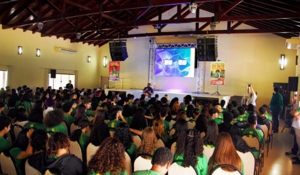 Período de inscrição para o projeto Estudantes no Controle termina em 1º de maio