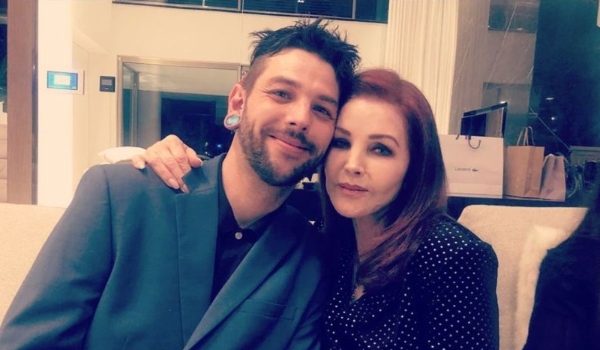 Priscilla Presley, viúva de Elvis, visita filho brasileiro em Curitiba