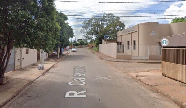 Ferido por 5 tiros, rapaz é socorrido em estado grave