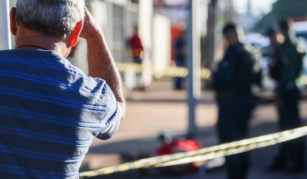 Homem é morto a tiros em avenida da Capital