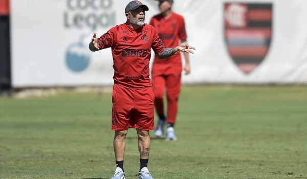 Sampaoli pede gramados melhores para evolução do futebol brasileiro