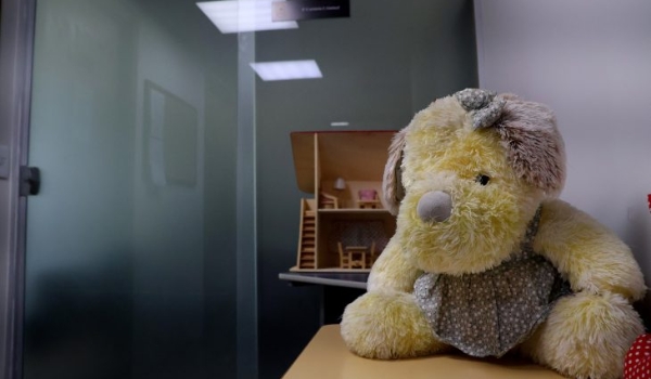 Tecnologia auxilia investigações para proteção de crianças e adolescentes em MS 