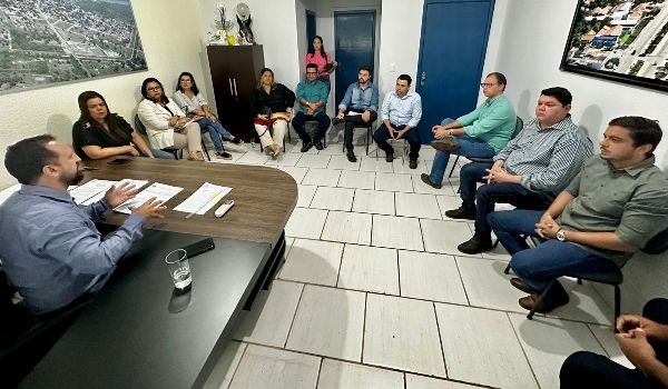 Câmara Municipal de Porto Murtinho se reúne com membros da AGESUL e responsável pela empresa BTG Engenharia