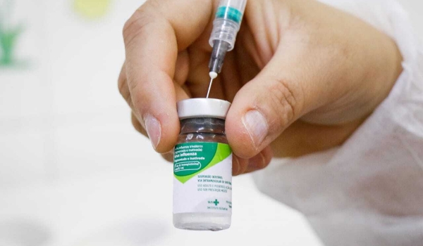 Com baixa procura, vacina contra gripe será para todos a partir de 15 de maio